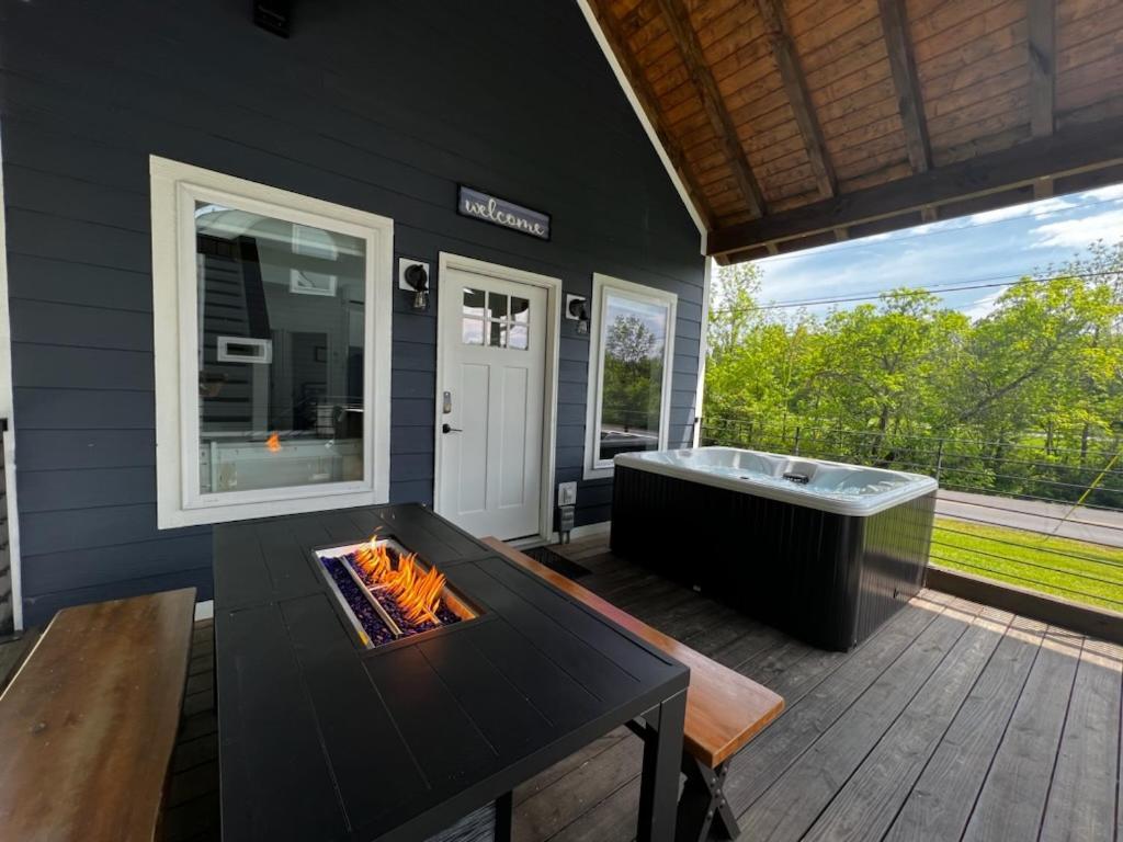 Апартаменты Modern Smoky Mountain Tiny House Пиджен-Фордж Экстерьер фото