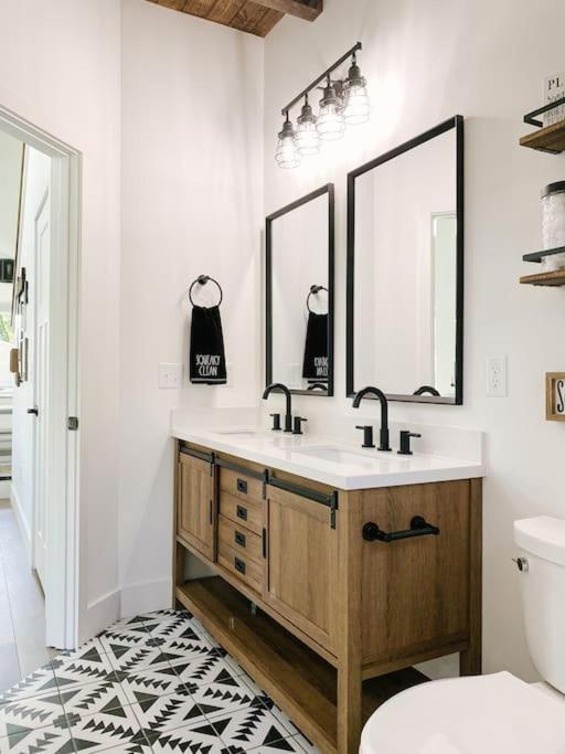 Апартаменты Modern Smoky Mountain Tiny House Пиджен-Фордж Экстерьер фото